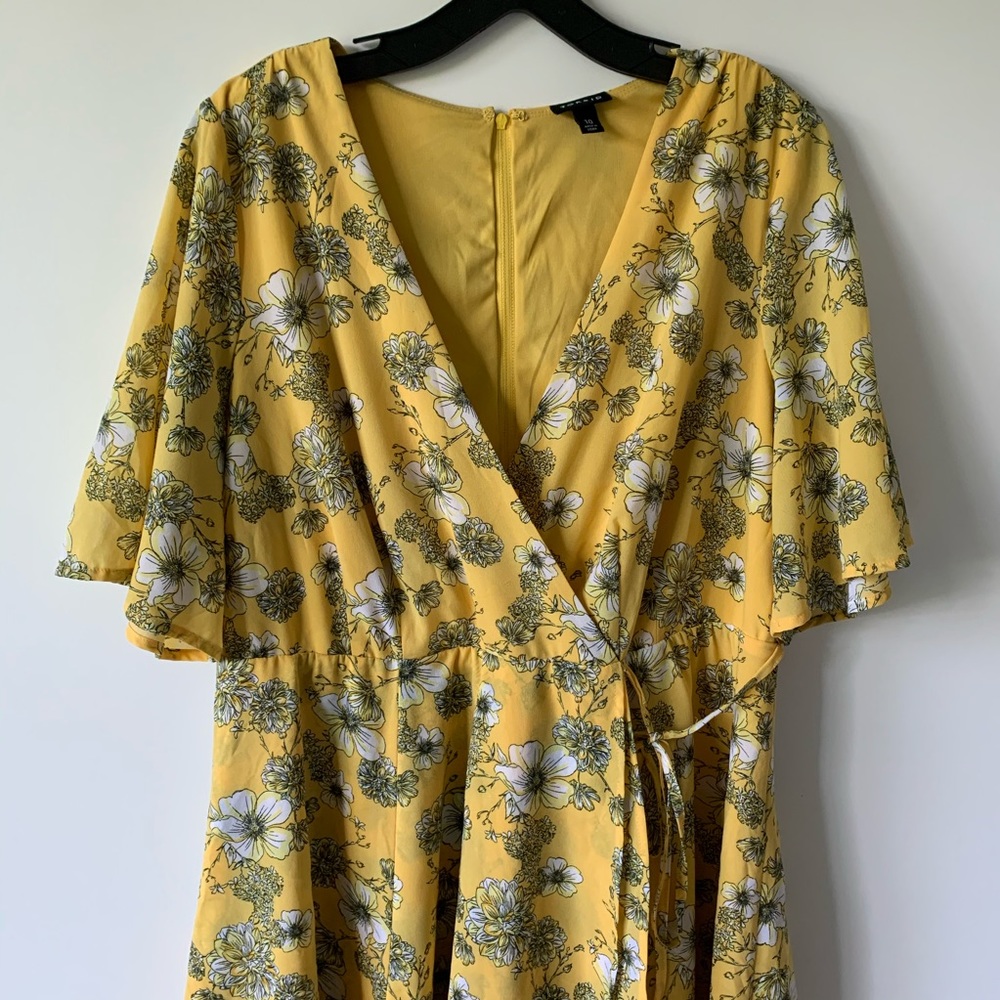 Torrid Yellow Floral Tie Waist Wrap Dress